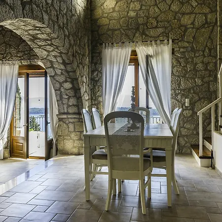 Byronas Villa Nydri (Lefkada)